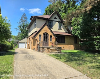 524 Everett Dr, Lansing, MI 48915