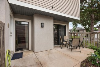 1253 Wagon Wheel Rd, Hopkins, MN 55343