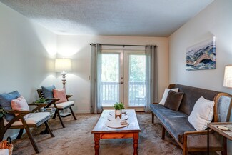 151 Brooke Castle Dr, Hermitage, TN 37076