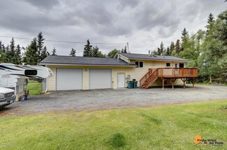 11711 Paddock Ln, Anchorage, AK 99516