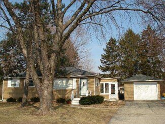 911 W Fabyan Pkwy, Geneva, IL 60134