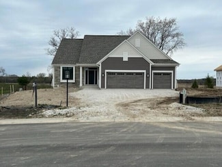 W251N2367 Valleyview Cir, Pewaukee, WI 53072