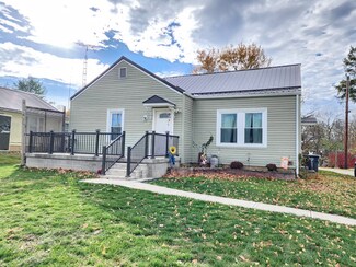 809 N Gregg Rd, Connersville, IN 47331