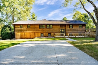 2821 Varsity Dr, Beavercreek, OH 45431