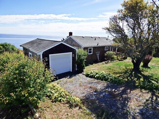 18 Arnold Ave, Plymouth, MA 02360