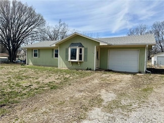 410 Taylor St, Pomona, KS 66076