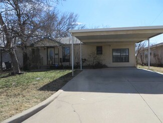 1224 NW Logan Ave, Lawton, OK 73507