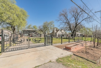 7612 Sommerville Place Rd, Fort Worth, TX 76135