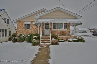 233 Harding St, Dupont, PA 18641