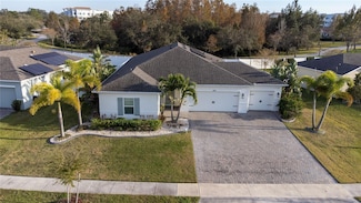 402 Blue Lake Cir, Kissimmee, FL 34758