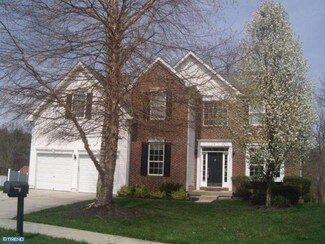 6 Lansbury Cir, Hainesport, NJ 08036