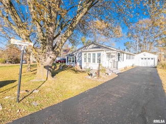 118 S Pekin Ln, Hanna City, IL 61536