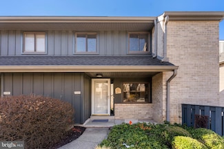 562 Foxwood Ln, Paoli, PA 19301