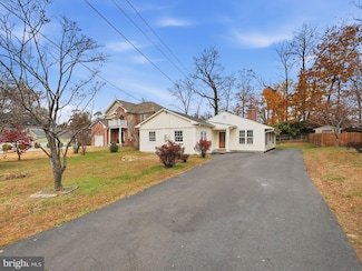 7122 Westmoreland Rd, Falls Church, VA 22042