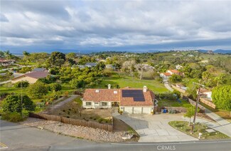 5027 Sleeping Indian Rd, Fallbrook, CA 92028
