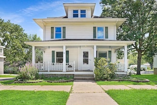 514 W Seerley Blvd, Cedar Falls, IA 50613