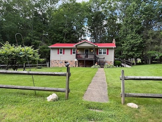799 Pluto Rd, Shady Spring, WV 25918