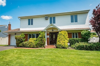 2529 Kerry Ln, Bellmore, NY 11710