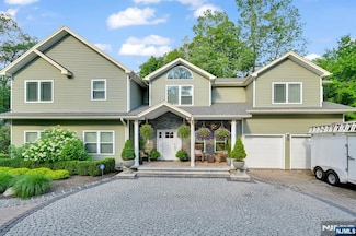 224 Wawayanda Rd, Highland Lakes, NJ 07422