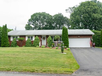 78 W Glenwood Dr, Latham, NY 12110