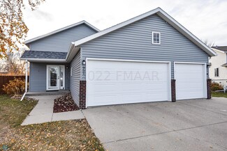 931 Sheyenne Park Place, West Fargo, ND 58078