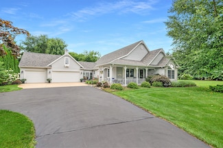 15400 S Barton Lake Dr, Vicksburg, MI 49097