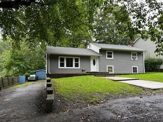 7 Ash St, New Windsor, NY 12553
