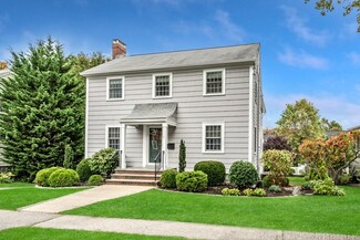 87 Gulliver St, Milton, MA 02186