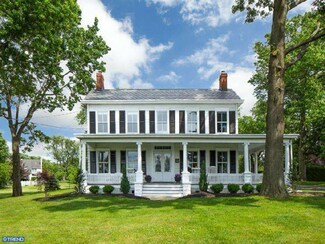 158 N Main St, Cranbury, NJ 08512
