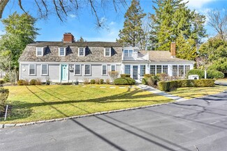 125 New Meadow Rd, Barrington, RI 02806