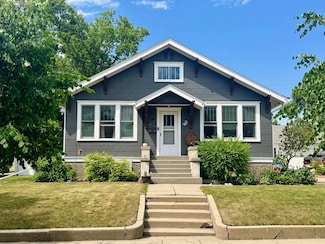 815 5th St NE, Devils Lake, ND 58301