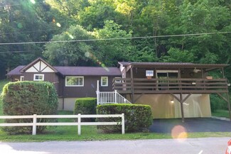 492 Briggs St, Coal Center, PA 15423