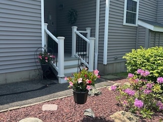 749 Long Hill Rd Unit A, Middletown, CT 06457