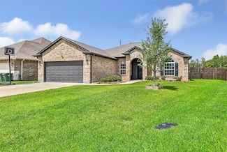412 Pebble Dr, Dayton, TX 77535