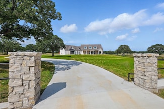 623 Lake Valley Rd, Sunset, TX 76270