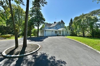 87 Dunlop Rd, Huntington, NY 11743