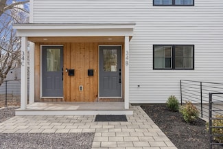 34 Hammond St Unit B, Portland, ME 04101