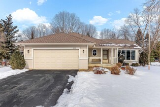15330 Village Woods Dr, Eden Prairie, MN 55347
