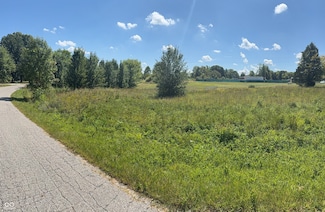 3202 Cliffshire Ln, Country Squire Lakes, IN 47265