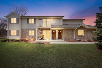 2020 Meadow Ct Unit 2, West Bend, WI 53095