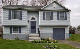 9557 Bantry Ln, Brewerton, NY 13029
