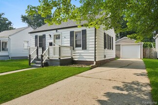 135 E Guthrie Ave, Madison Heights, MI 48071