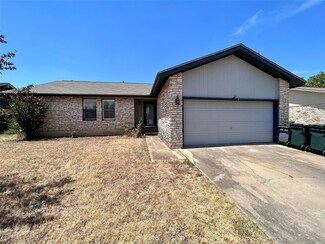 906 Spring Tree St, Round Rock, TX 78681