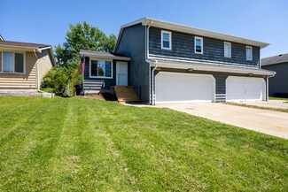 1305 Cadwell Dr, Bloomington, IL 61704