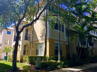 2899 S Greenleaf Cir, Boynton Beach, FL 33426