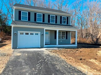 8 Bradford Dr, Lincoln, RI 02865