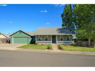 822 Monroe St, Lafayette, OR 97127