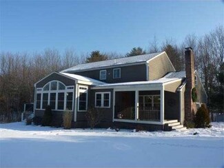 91 County St, Dover, MA 02030