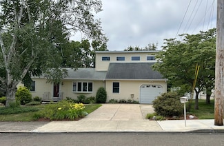 25 Andrus Dr, Milford, CT 06461