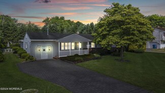 34 Traymore Rd, Freehold, NJ 07728